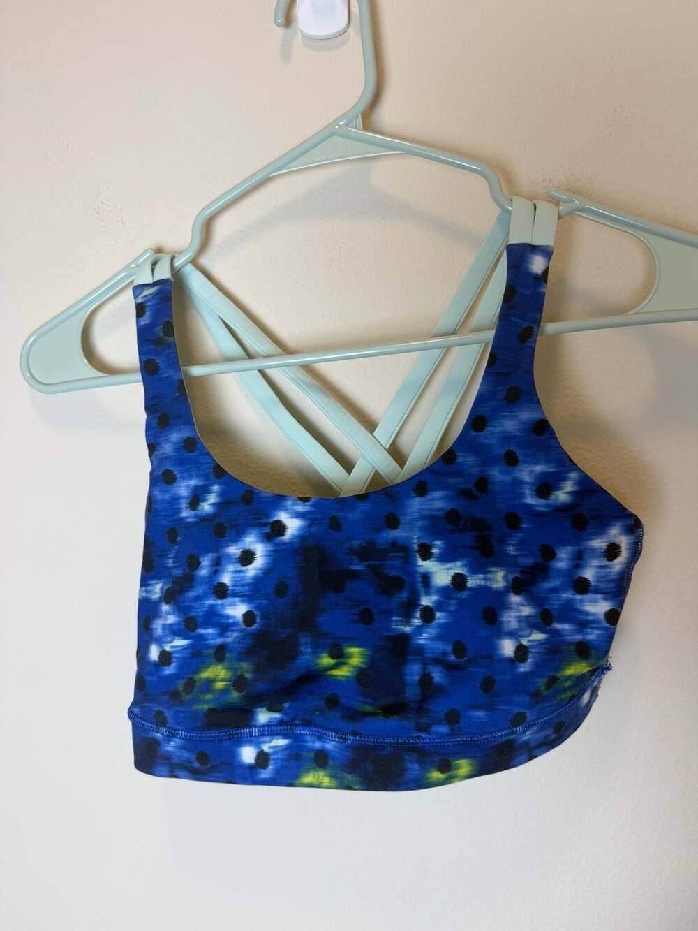 Lululemon Free To Be Wild Sports Bra Size 6 Blue Polka Dot Strappy